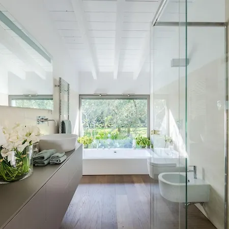 Contemporary With Pool Villa *