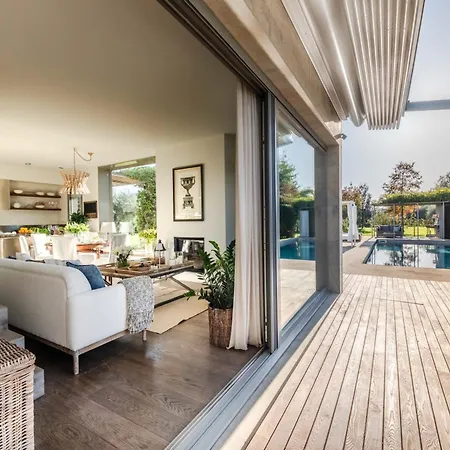 Contemporary With Pool * Orentano