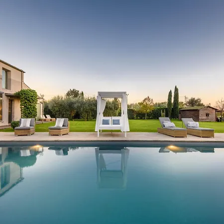 Villa Contemporary With Pool